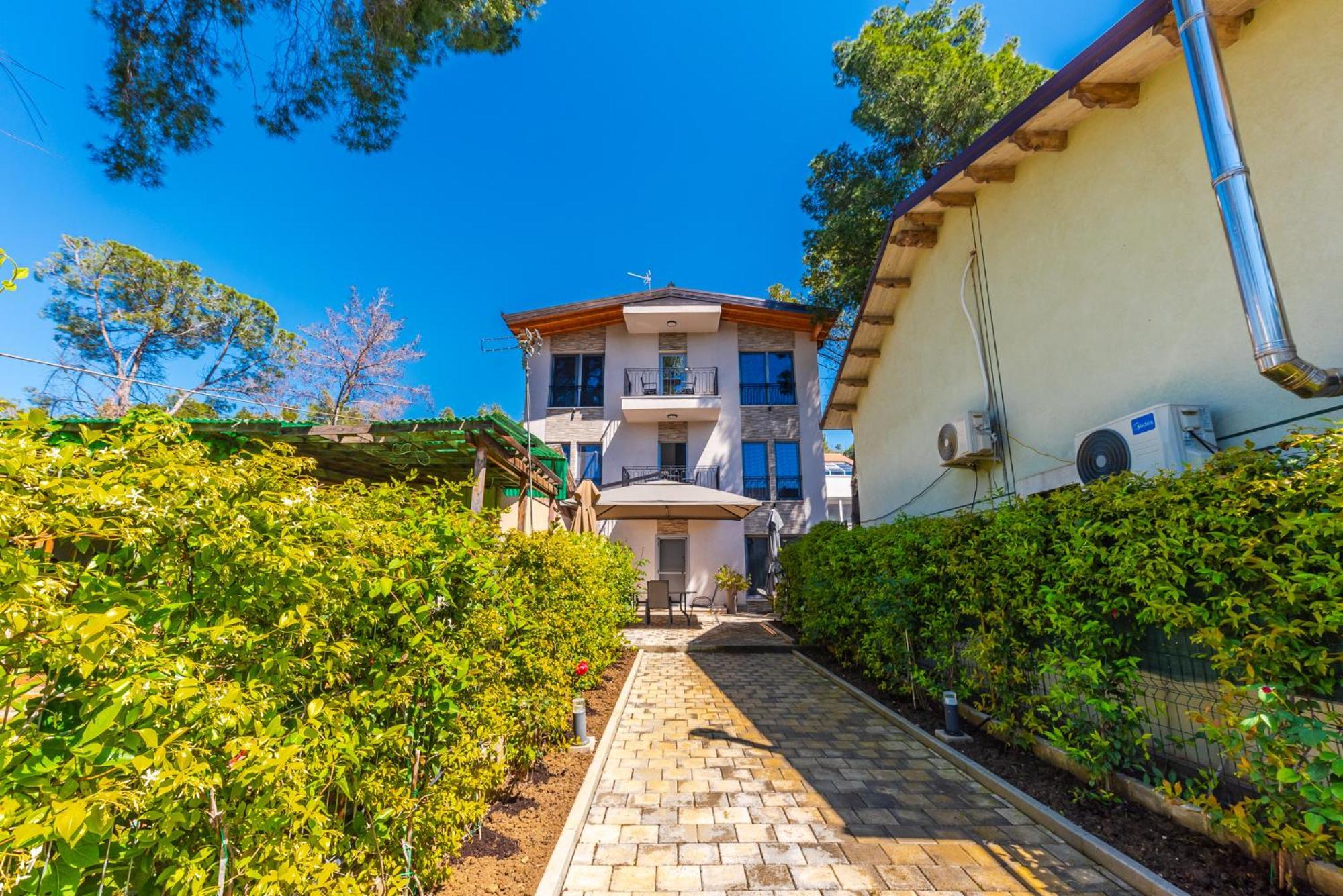 Beni'S Villa Apartments By Ps Golem  Exterior foto